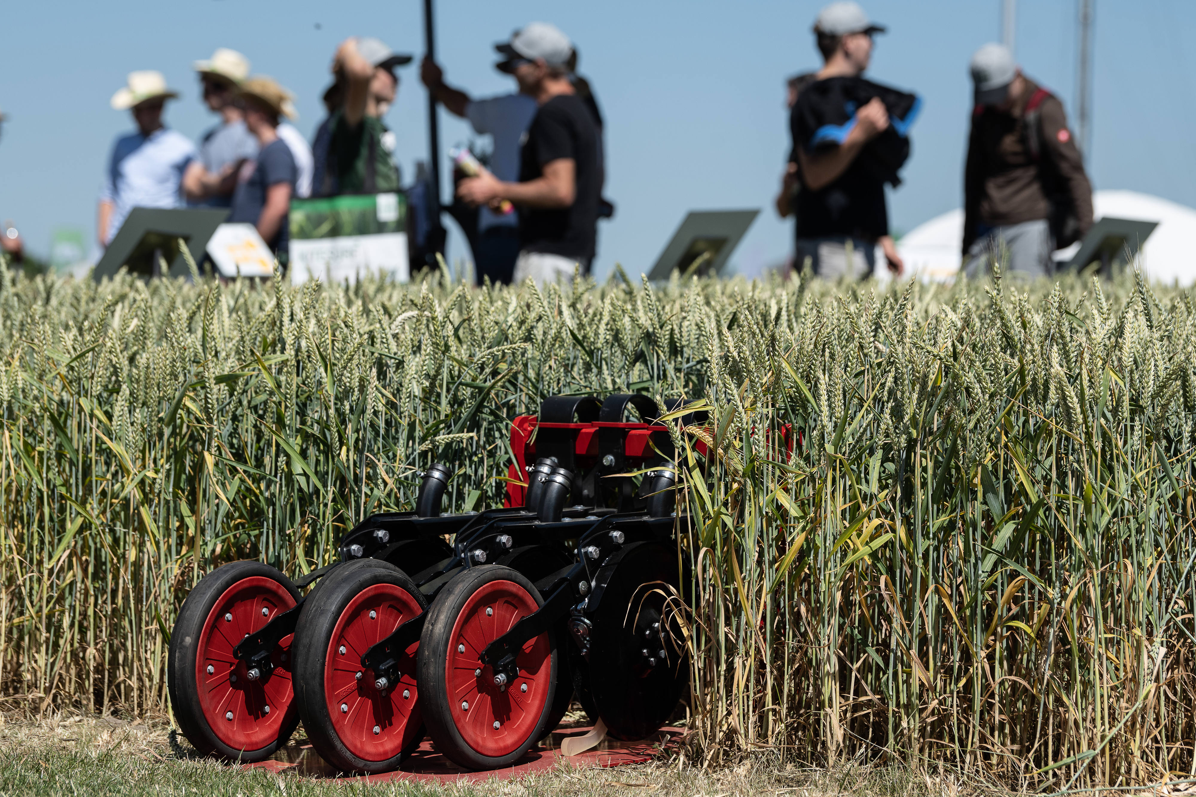 Kleine Helfer auf großen Flächen: Robotertechnologie ist ein neues Fachthema auf den Feldtagen (Foto: DLG).