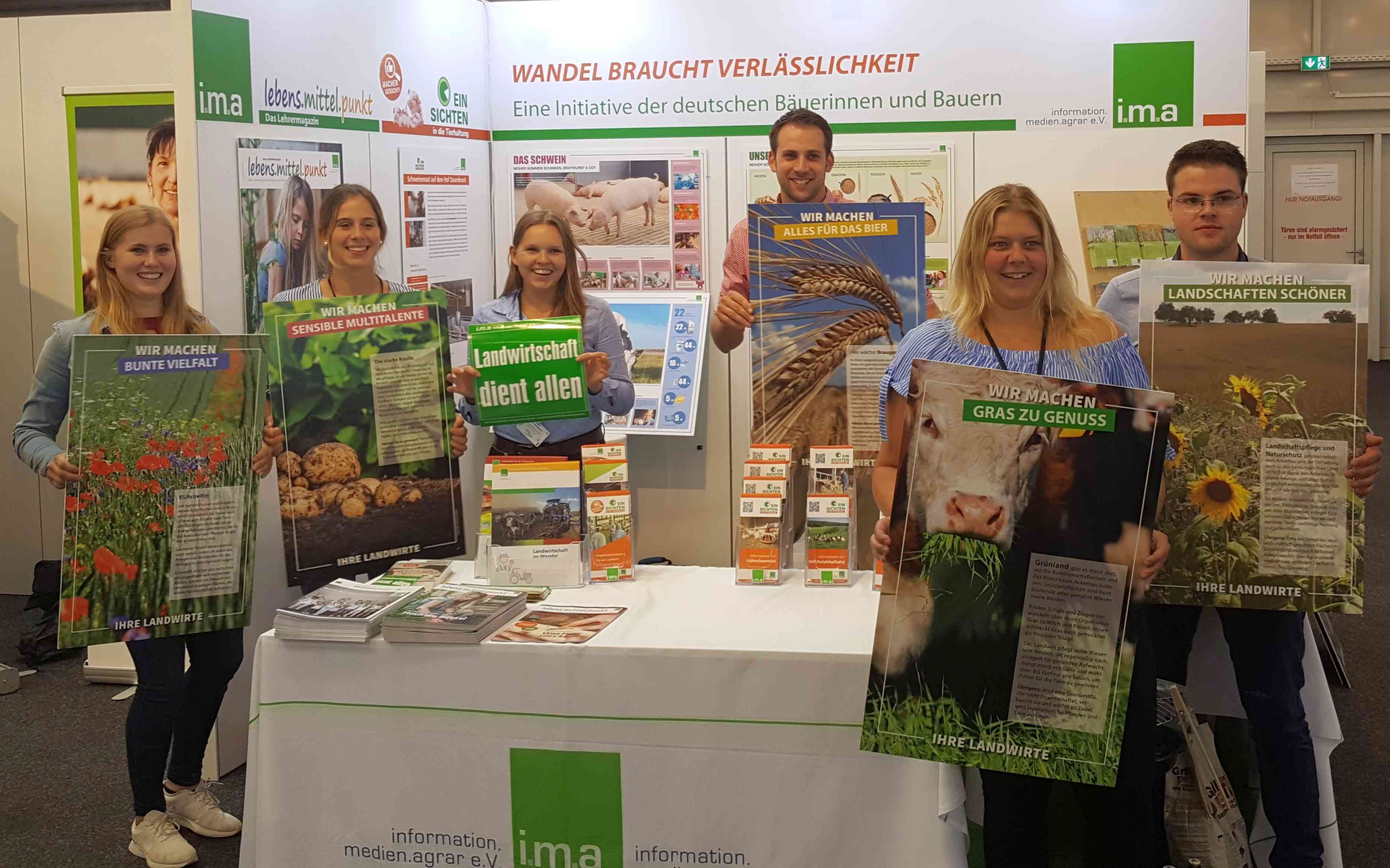 Die Landjugend am i.m.a-Stand: Hier kommen die Delegierten miteinander ins Gespräch.