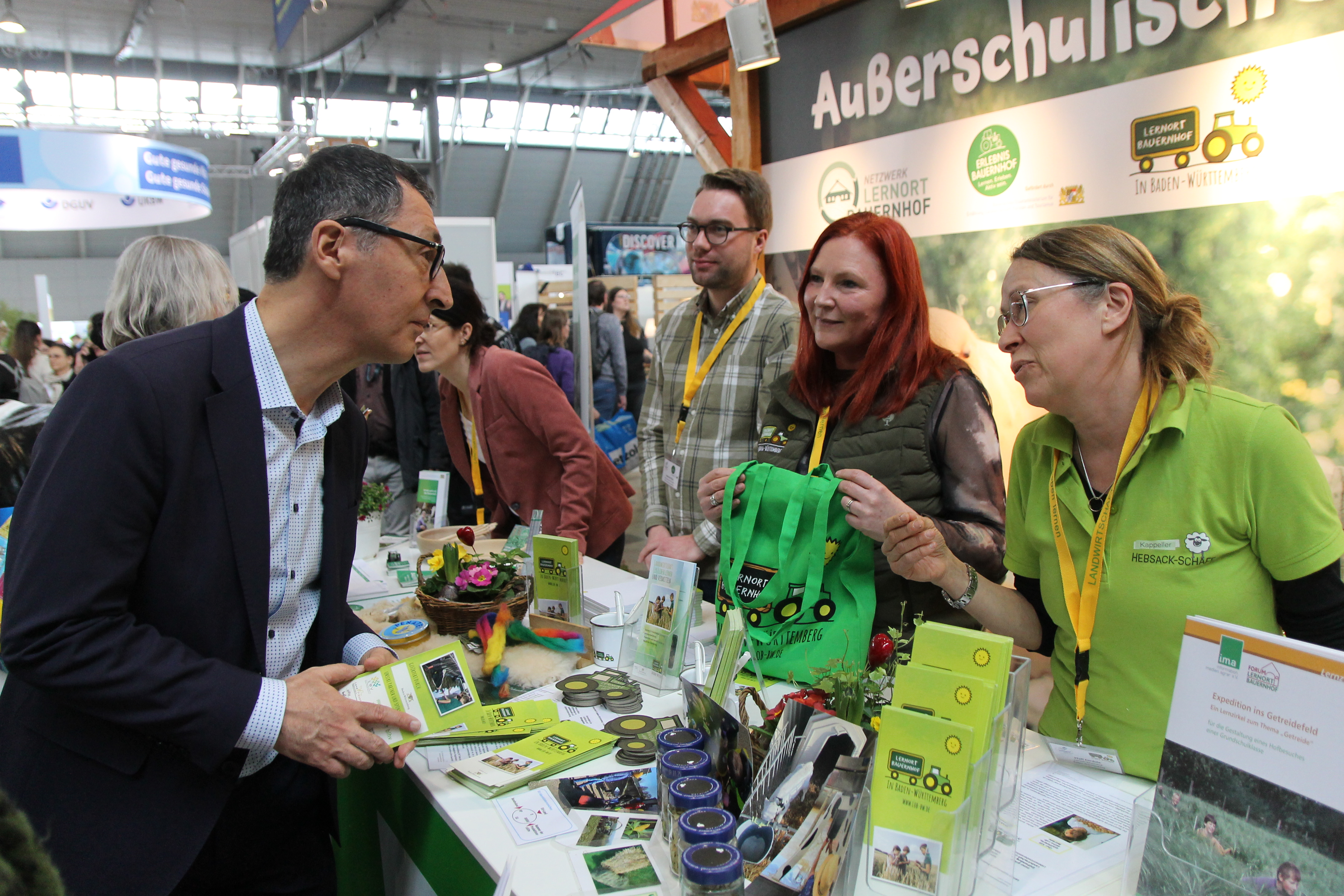 Minister in Doppelrolle: Cem Özdemir informierte sich als Landwirtschafts- und als Bildungsminister.