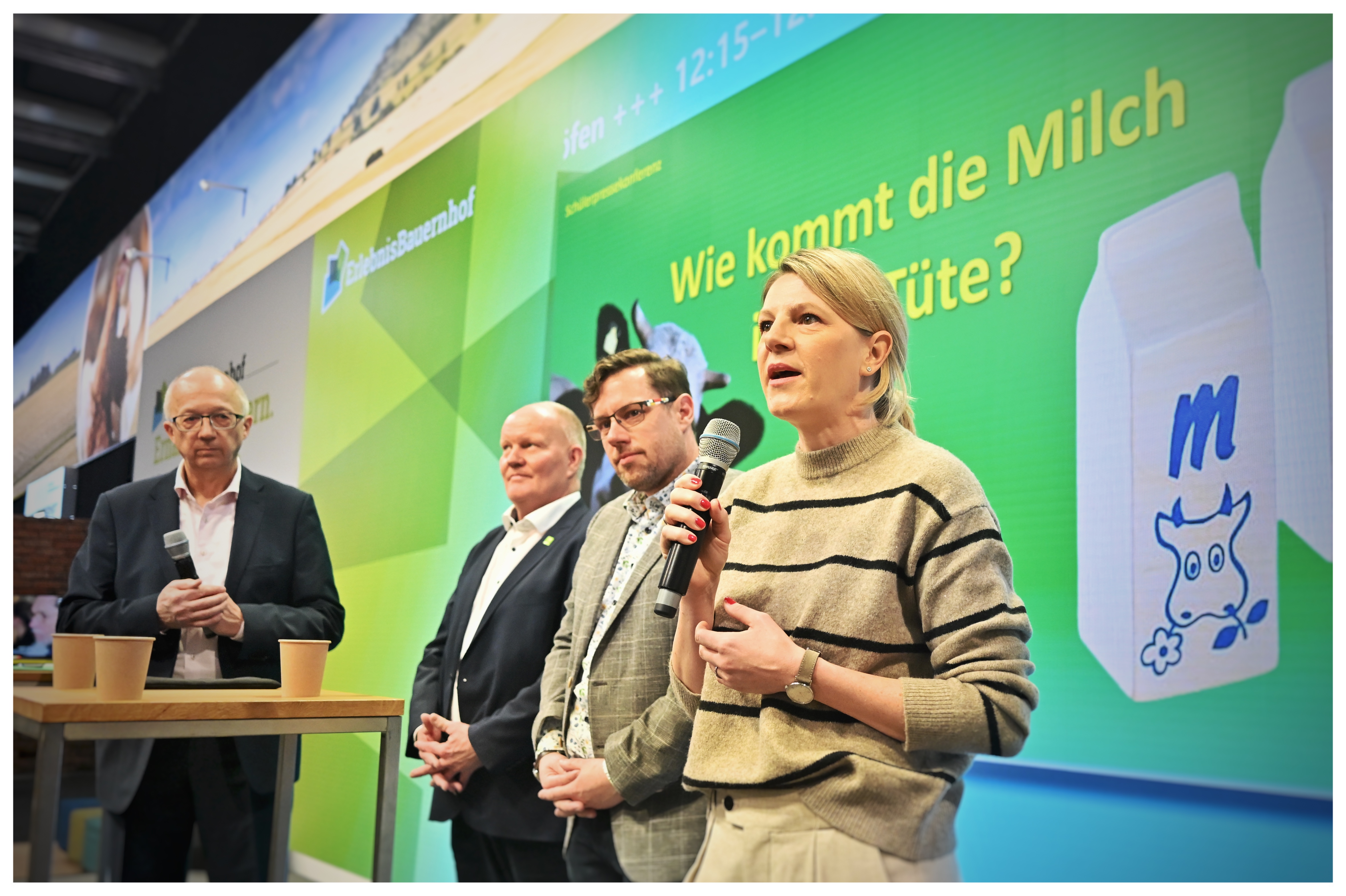 Kompetenz bei den Experten: Dr. Yvonne Ilg beantwortete Ernährungsfragen rund um die Milch (Foto: i.m.a e.V./Otto).