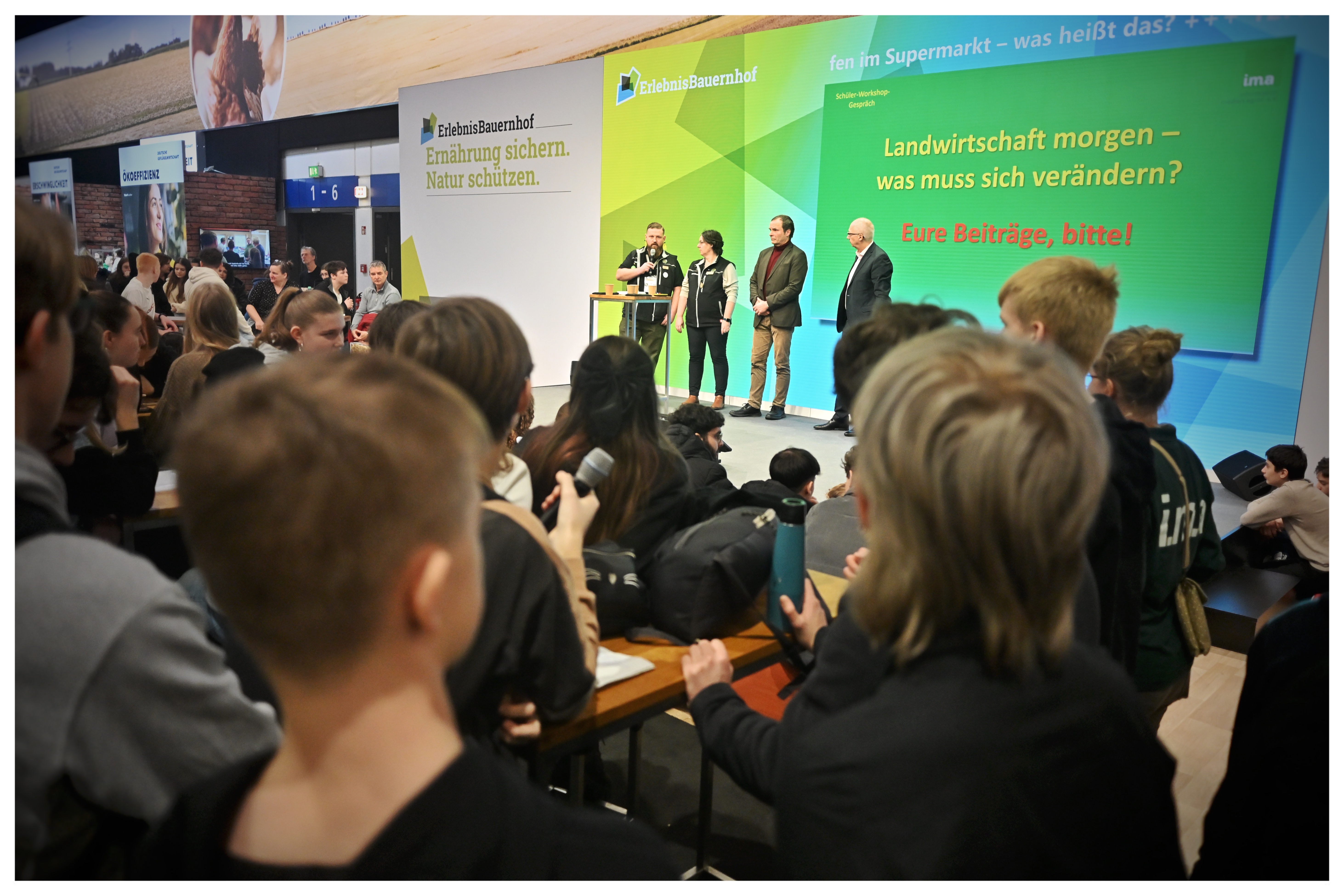 Andrang wie in den Jahren zuvor: Die Dialog-Formate des i.m.a e.V. ziehen immer wieder viele Schüler an (Foto: i.m.a e.V./Otto).